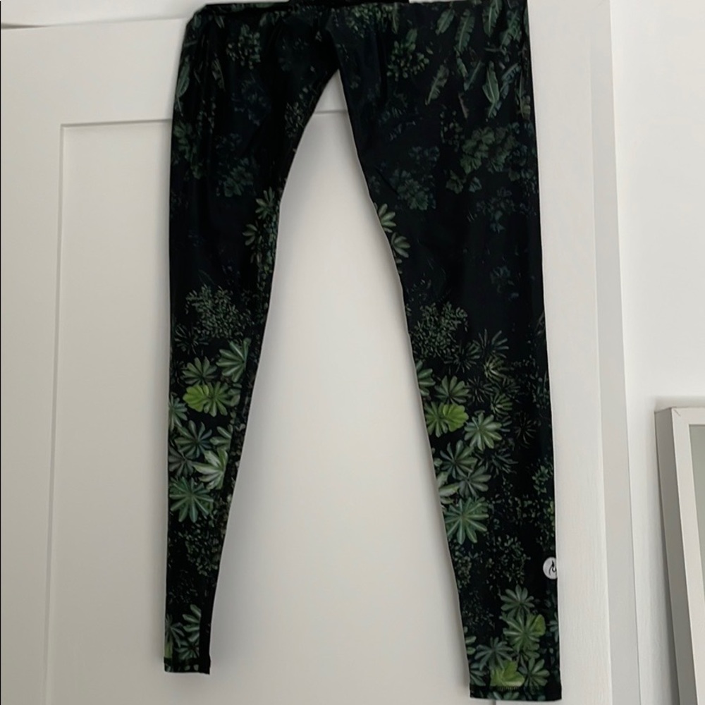 Yoga for Air leggings. Similar fit and style as Teeki.